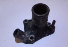 C30836 Late 2.8 Thermostat housing
